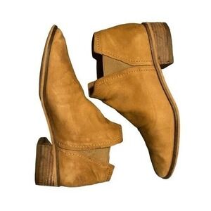 Dolce Vita Women Bootie Camel Size 6